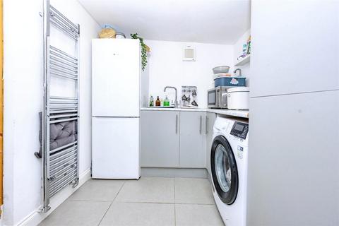 3 bedroom semi-detached house for sale, Canesworde Road, Dunstable, Bedfordshire, LU6