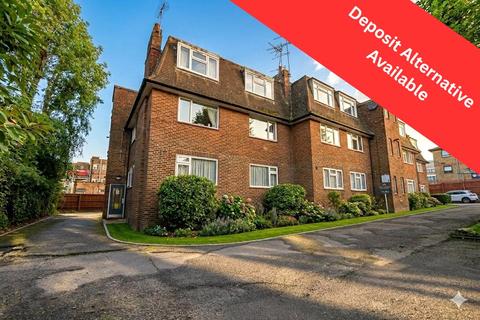 2 bedroom apartment to rent, Western Court, Romford RM1