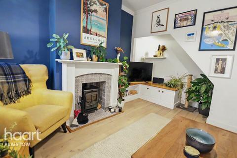 2 bedroom terraced house for sale, Hollybush Street Plaistow, London