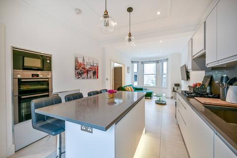 3 bedroom terraced house to rent, Warwick Grove, Surbiton, KT5