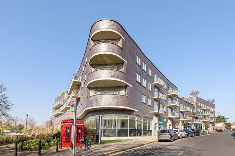3 bedroom flat for sale, Fortune Green Road, West Hampstead, London, NW6