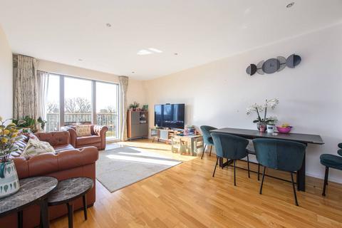 3 bedroom flat for sale, Fortune Green Road, West Hampstead, London, NW6