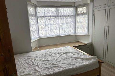 3 bedroom semi-detached house to rent, London, London NW10