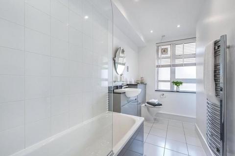 2 bedroom apartment to rent, Baker Street, London NW1