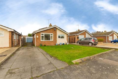 2 bedroom detached bungalow for sale, Woodlands Close, CLACTON-ON-SEA