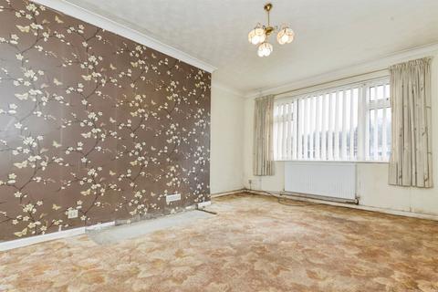 2 bedroom detached bungalow for sale, Woodlands Close, CLACTON-ON-SEA