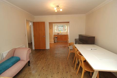 4 bedroom end of terrace house to rent, Sawyers Grove, CM15