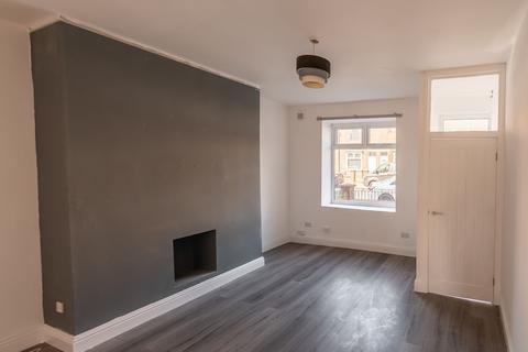 2 bedroom terraced house to rent, Moorfield Grove, Bolton, BL2
