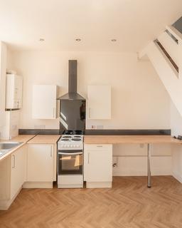 2 bedroom terraced house to rent, Moorfield Grove, Bolton, BL2