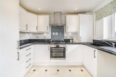 2 bedroom flat for sale, Swan Walk, Shepperton TW17
