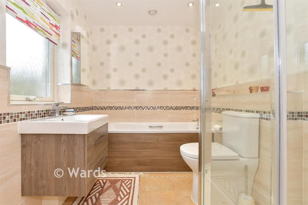 En-Suite Bathroom