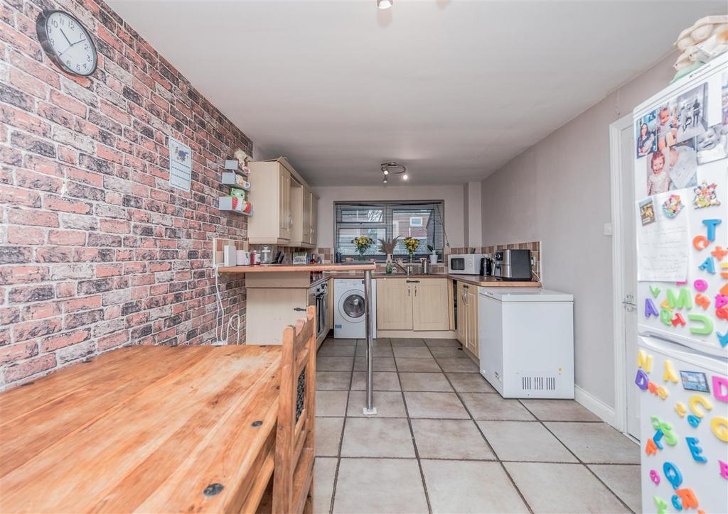 Dining Kitchen: