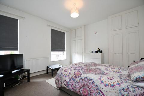 3 bedroom terraced house for sale, Guildford Road, Salford, M6