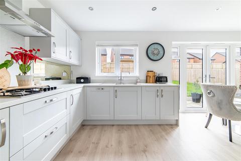 4 bedroom detached house for sale, Snowdrop Drive, Callerton, NE5
