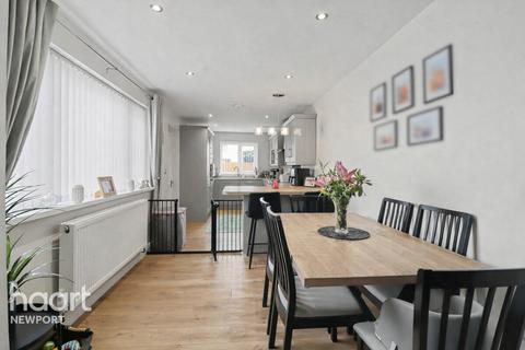 3 bedroom semi-detached house for sale, Greenmeadow Road, Newport