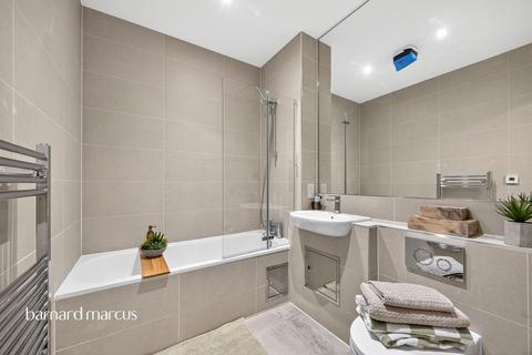 2 bedroom apartment for sale, Russell Hill Road, Purley