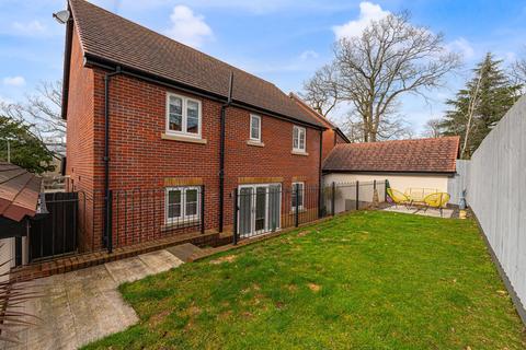 undefined, Commodore Lane, Llanyravon, NP44