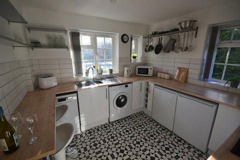 2 bedroom flat to rent, Cedars Court, Leicester