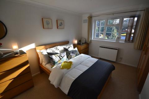 2 bedroom flat to rent, Cedars Court, Leicester