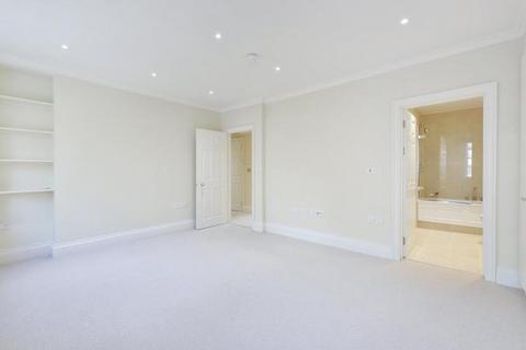 4 bedroom apartment to rent, Finchley Road, London NW8