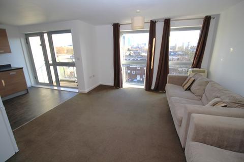 2 bedroom flat to rent, 1c Elmira Way, Salford, M5
