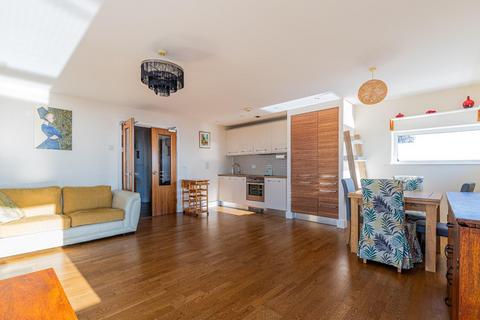 2 bedroom apartment to rent, Falcon Drive, Cardiff CF10