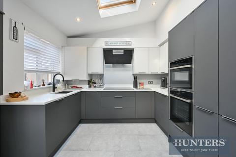 3 bedroom terraced house for sale, Elmstead Gardens, Worcester Park