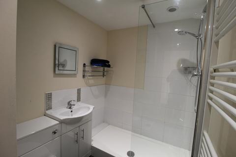 3 bedroom terraced house to rent, Clive Road, Highcliffe, BH23