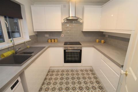 2 bedroom house to rent, Maes Yr Hafod, Cardiff CF15
