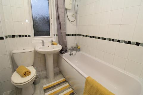 2 bedroom house to rent, Maes Yr Hafod, Cardiff CF15