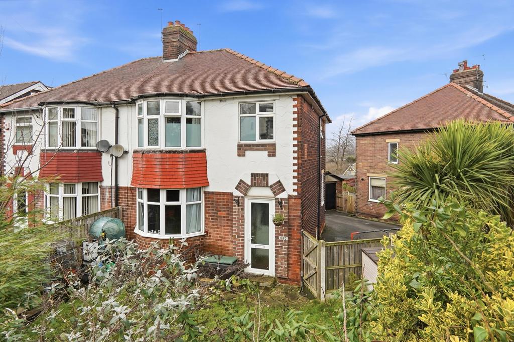 Leedsandbradfordroad002