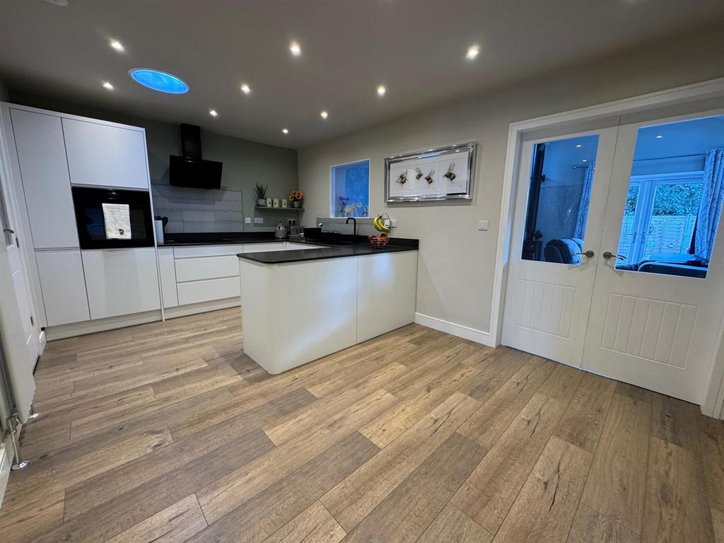 Dining kitchen