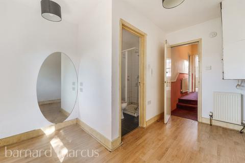 4 bedroom end of terrace house for sale, Cromwell Road, Feltham