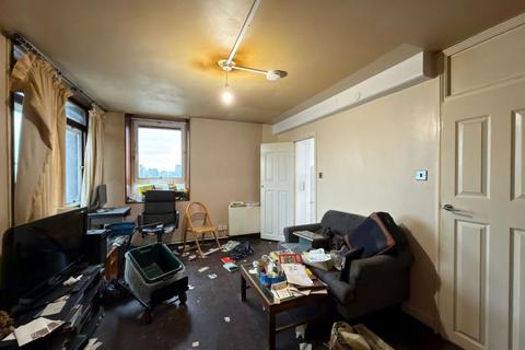 1 bedroom flat for sale, Flat 34 West Point, Avondale Square, Bermondsey, London, SE1 5NY