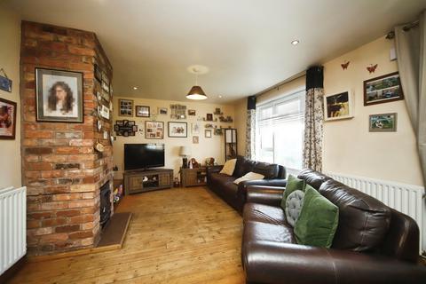 3 bedroom semi-detached house for sale, Quantock Road, Taunton