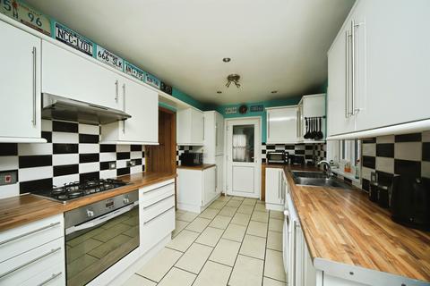 3 bedroom semi-detached house for sale, Quantock Road, Taunton