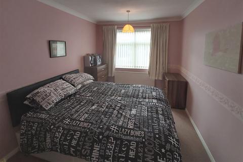2 bedroom flat to rent, Fortyfoot, Bridlington YO16