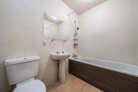 undefined, Thornton Heath CR7
