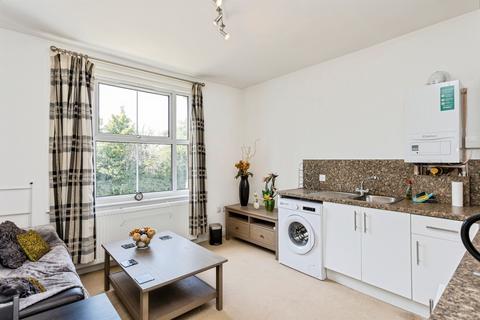 1 bedroom flat for sale, Brighton Road, Horley