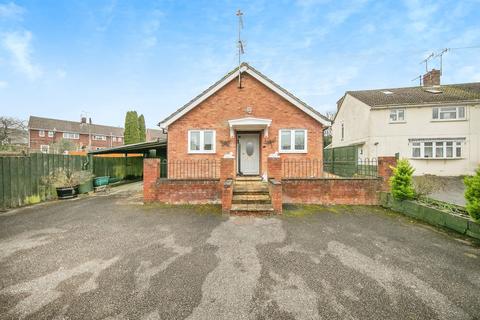 2 bedroom detached bungalow for sale, Woodhall Close, Sudbury