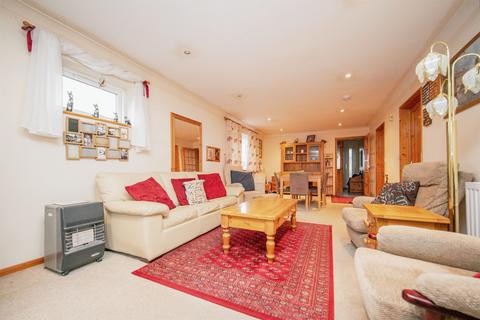 2 bedroom detached bungalow for sale, Woodhall Close, Sudbury