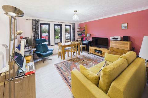 1 bedroom flat for sale, Hambleside Court, Hamble, SO31 4QE