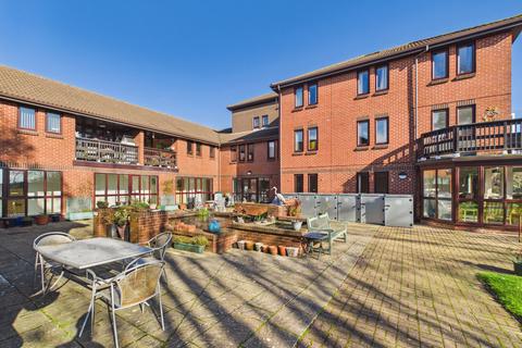 1 bedroom flat for sale, Hambleside Court, Hamble, SO31 4QE