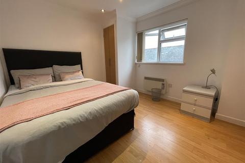2 bedroom apartment to rent, Albany Road, Cardiff