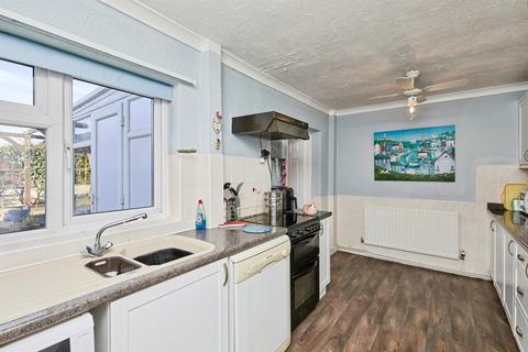 3 bedroom end of terrace house for sale, Bank Walk, Burton-On-Trent