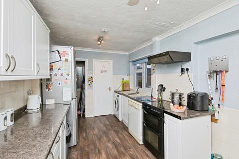 3 bedroom end of terrace house for sale, Bank Walk, Burton-On-Trent