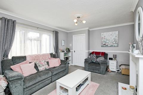 3 bedroom end of terrace house for sale, Bank Walk, Burton-On-Trent
