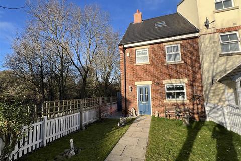 4 bedroom townhouse for sale, Merrybent Drive, Merrybent, Darlington