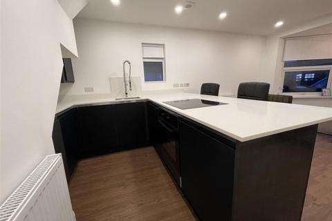 2 bedroom apartment to rent, Ninian Road, Cardiff
