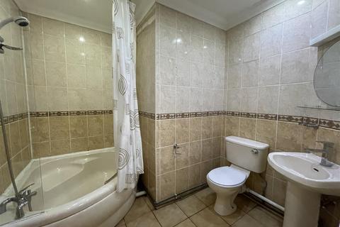 2 bedroom apartment to rent, Pen-Y-Lan Place, Cardiff